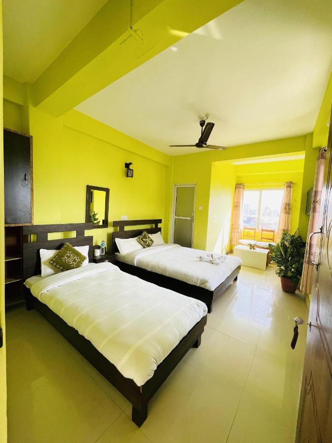 Hotel October Inn 博卡拉 外观 照片