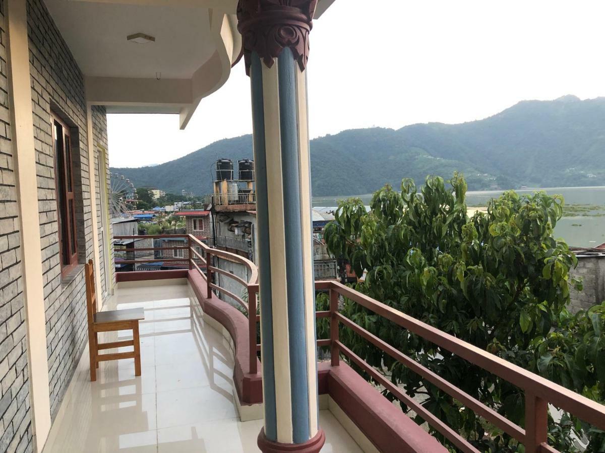 Hotel October Inn 博卡拉 外观 照片